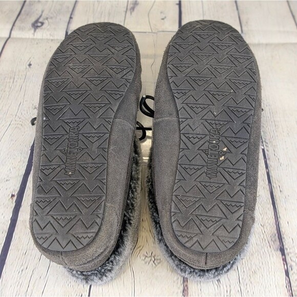 Minnetonka Cabin Booties Slippers - Picture 6 of 9
